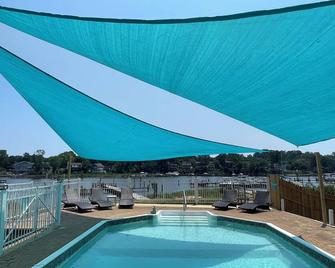 Waterfront, Dock, Private Pool ~ Your Chesapeake Oasis Awaits You! - Arnold - Pool