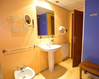 Hostal Lizana 2 - Уеска