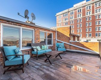 190 on Main #3 - Dubuque - Balcony