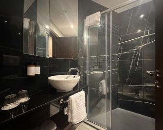 Royale Sainte Helene Boutique Hotel - Birkirkara - Baño