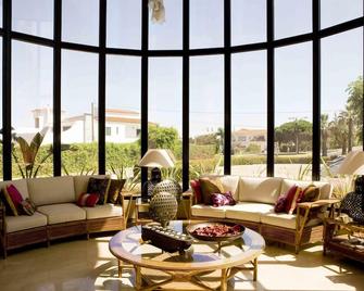 Hotel Parque das Laranjeiras - Quarteira - Living room