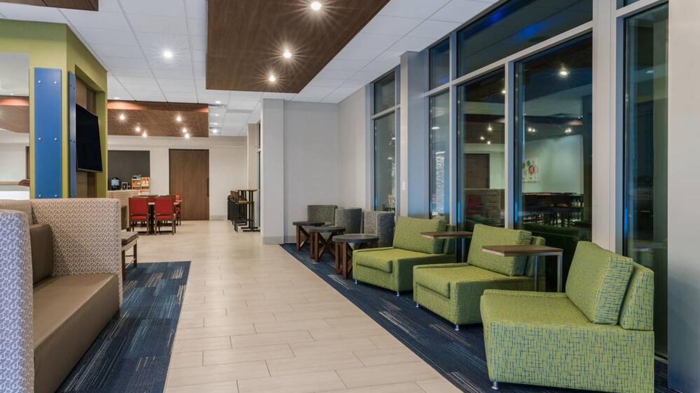 Holiday Inn Express & Suites Lake Havasu - London Bridge