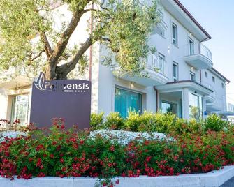 Hotel Palmensis - Marina Palmense - Building