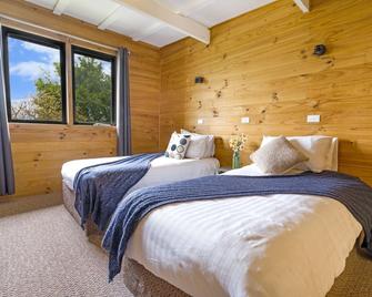 Mole Creek Cabins - Deloraine - Bedroom