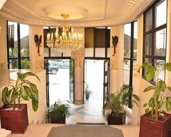 Hotel Vallée Des Princes - Douala - Lobby