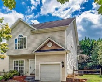 New 3 BR House in Huntersville - Huntersville - Bygning