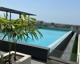 Unique Homes By Lennox - Acra - Piscina