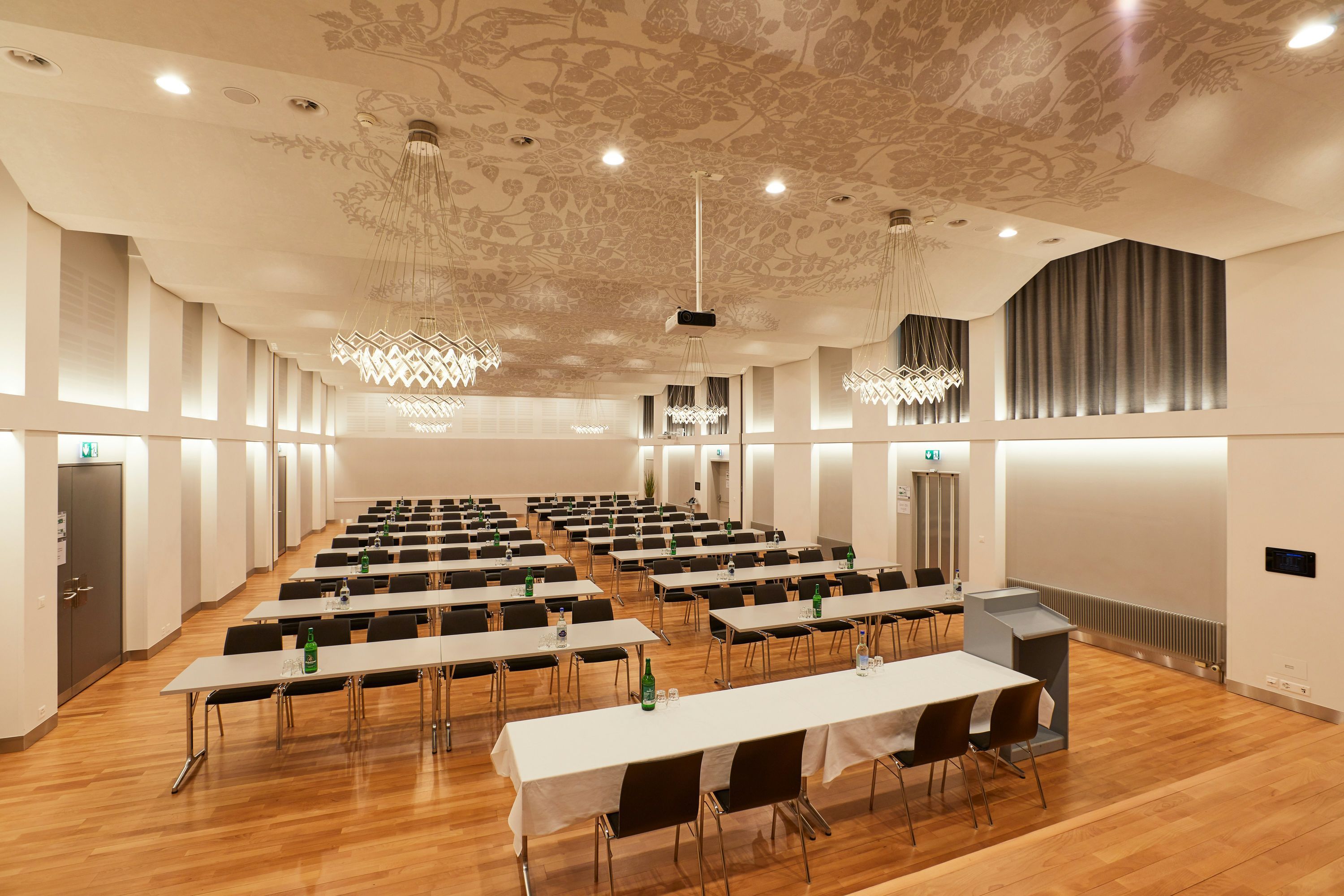 Kreuz Bern Modern City Hotel - ברן - חדר ישיבות
