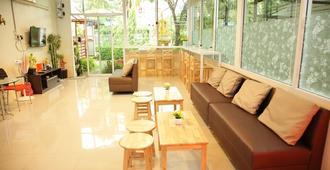 Friend's House Resort - Bangkok - Resepsjon