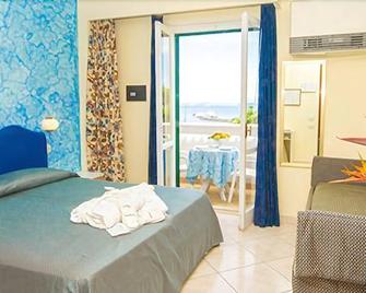 Hotel L'Approdo - Casamicciola Terme - Schlafzimmer