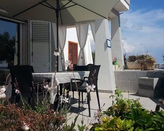 Deliziosa Villetta Mancaversa - Marina di Mancaversa - Patio
