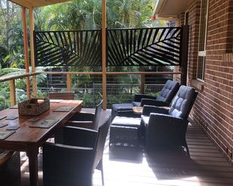 Aracalm house & pool-dog friendly inside.linen provided. 500m to amazing beaches - South West Rocks - Balkon