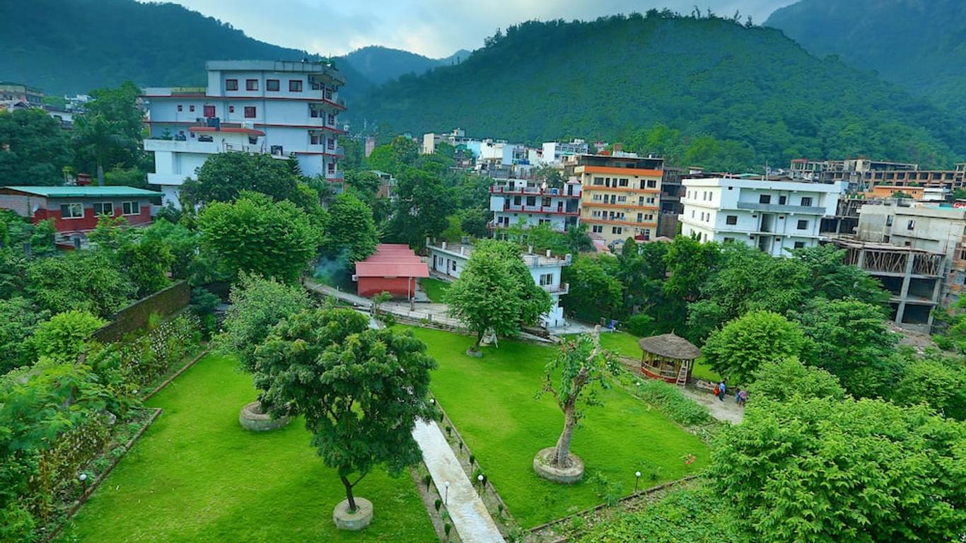 Raj Resort