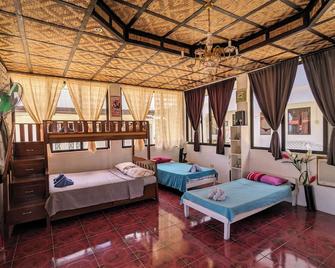 Mdf Beach Resort - Santander - Bedroom