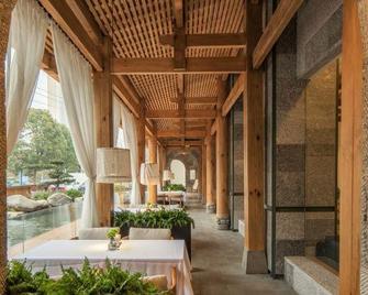 Tunshe·Culture Hotel - Ан-Шун - Патіо