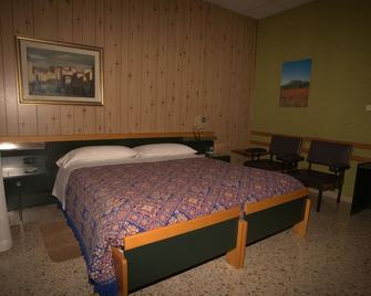 Hotel Quercia Antica - San Marino - Schlafzimmer