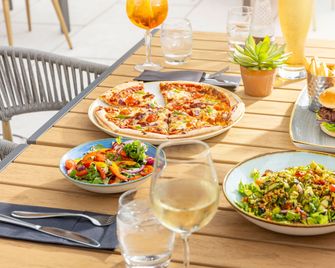 Holiday Inn Gloucester - Cheltenham By IHG - Gloucester - Restaurant