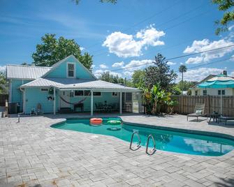 Family Home w Private Pool Yard Only 24 Mi to Disney - St. Cloud - Pool