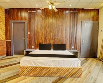 Hotel Dice - Farīdnagar - Habitación