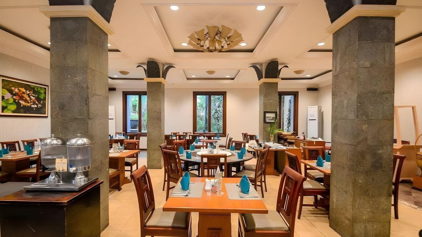 Lotus Garden Hotel By Waringin Hospitality