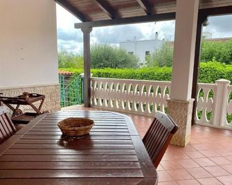 Villa Marta - Impalata - Balcón