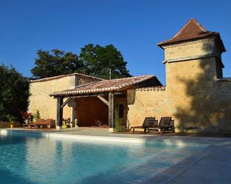 Dordogne holiday home with 12m x 6m heated pool in a beautiful setting - Saint-Front-de-Pradoux - Piscina