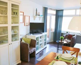 Apartment Caroline - Gemütliche Ferienwohnung mit Pool, Sauna und Hochschwarzwaldcard - Schluchsee - Salon