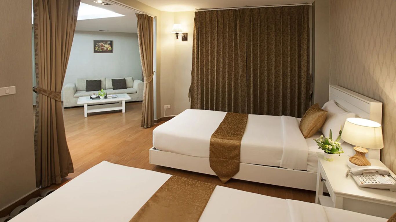 Summit Pavilion Hotel