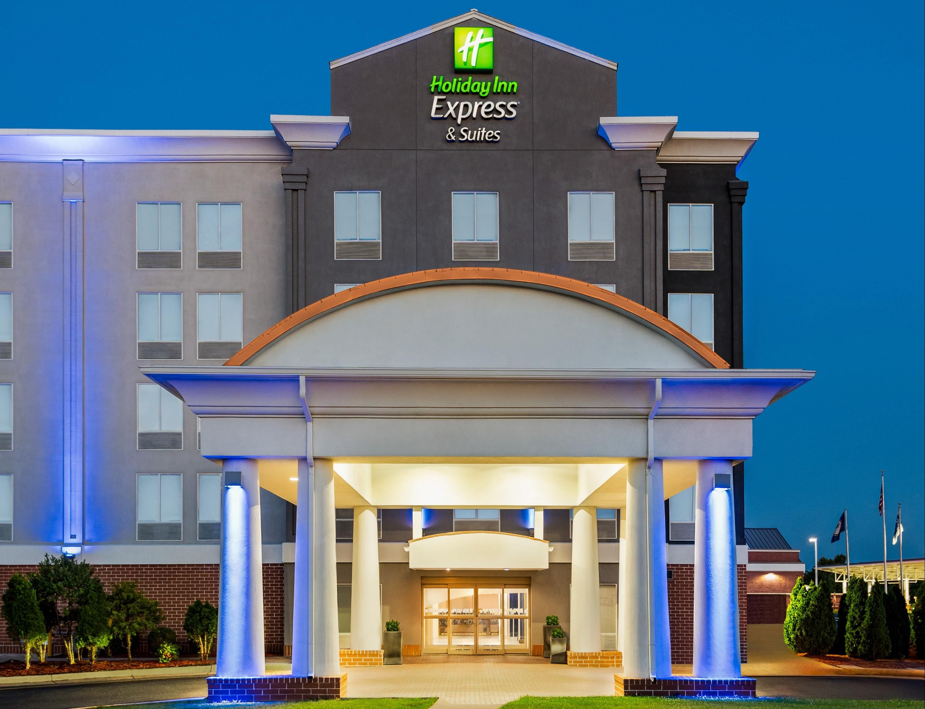 Holiday Inn Express & Suites Fredericksburg By IHG - פרדריקסברג - בניין