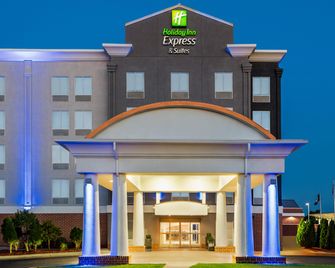 Holiday Inn Express & Suites Fredericksburg By IHG - Fredericksburg - Building