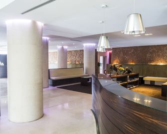 Hotel Acquaviva Del Garda - דסנצאנו דל גארדה - דלפק קבלה