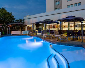 Courtyard by Marriott Toulouse Airport - טולוז - בריכה
