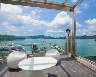 Shuian Lakeside Hotel - נאנטו סיטי - מרפסת