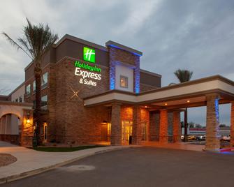 Holiday Inn Express & Suites Phoenix East - Gilbert - Gilbert - Building