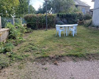Maison de Campagne au Coeur du Morvan, Idéale Pour Famille Avec Enfants Animaux - Arleuf - Patio