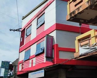 Ngbmpc Hostel Puerto Galera - Puerto Galera - Building