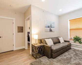 Natural Light And Newly Remodeled 1 Bedr - Great Falls - Living room