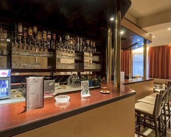 Club Hotel Cortina - Viena - Bar