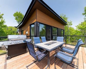 Hôtel à la maison - Chalet Alegria #1 - Les Éboulements - Balcony