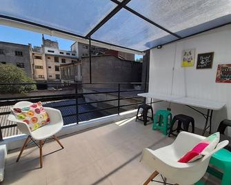 Atacama Hostel Backpackers - סנטיאגו - מרפסת