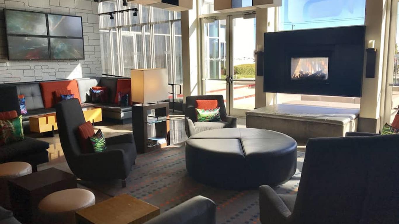 Aloft Plano