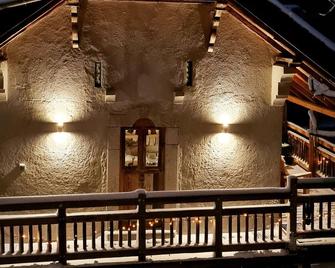 Couples Gem - Sensational views Nr Morzine - La Côte-d'Arbroz - Building