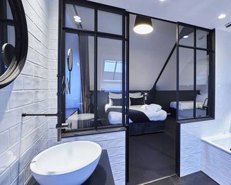 Le Manoir de Kerbot - Sarzeau - Bathroom