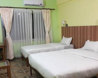 Hotel Bishram - Pokhara - Bedroom