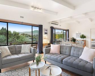 Redgum Apartment - Merrijig - Sleeps 7 - Merrijig - Living room