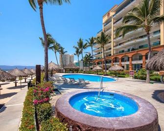 5 Star Lg 1 Bdr Playa Royale Oceanfront- - Nuevo Vallarta