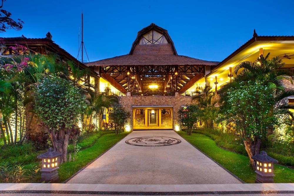 Mangsit Suites by Holiday Resort Lombok - Senggigi - בניין