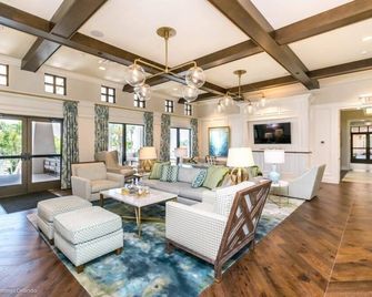 Florida Garden Luxury Home With Private Pool & Spa villa - Buena Ventura Lakes - Sala de estar