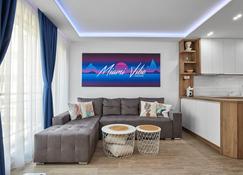 Miami Vibe by EstateAutomata - Burgas - Living room