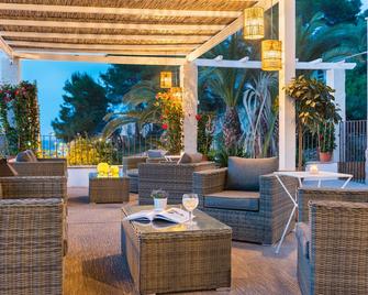 Boutique Hotel Oriola - Pollença - Patio
